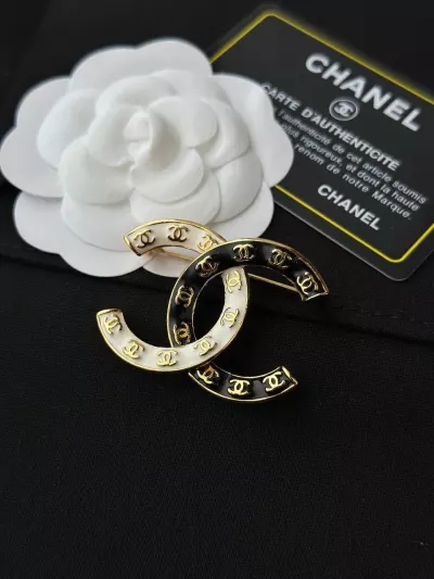 • Брошь Chanel — фото 4