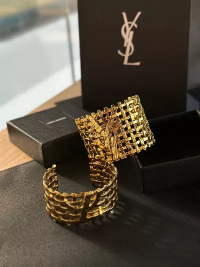 Комплект браслетов Yves Saint Laurent — фото 9